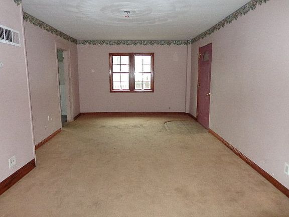 2nd image of 312 Belmont St