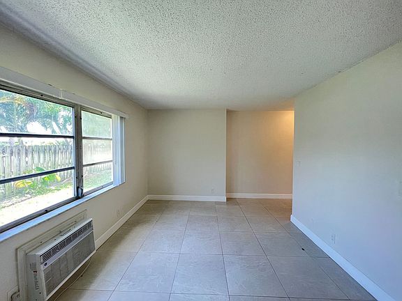 4th image of 620 S Broadway #5