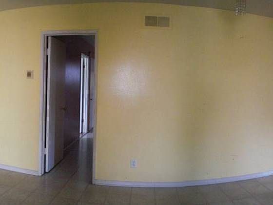 1st image of 2834 W Bridgeport Ave