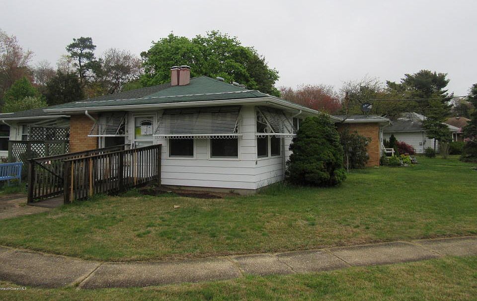 1st image of 20 Berkshire Ct