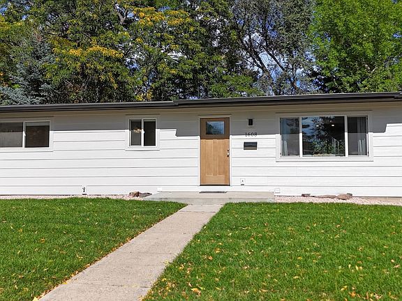 3rd image of 1608 Collins Ct