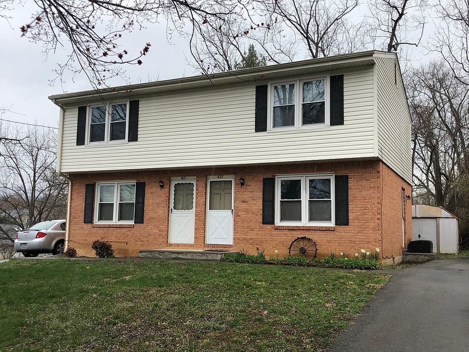 1st image of 435 Ceylon St NE #435/437