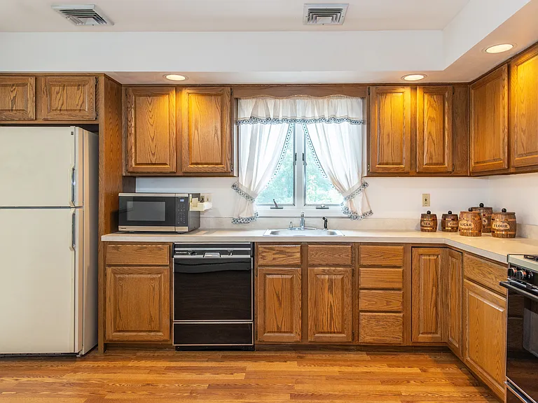 14 Hinchman Ave — Photo 7