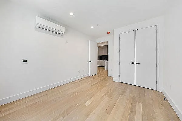 Rented by Nooklyn NYC LLC | media 22