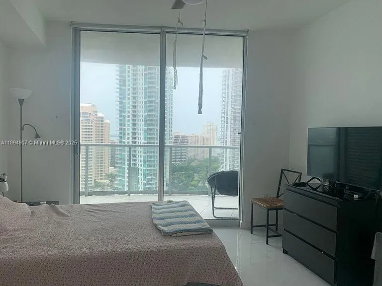 300 S Biscayne Blvd #T-1908 — Photo 11