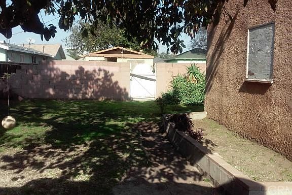 3rd image of 215 W 119th St