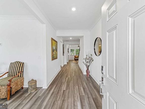 3rd image of 3219 Shirecrest Ln