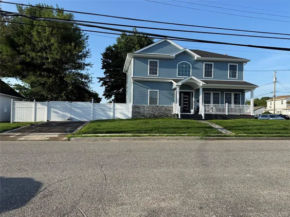 139 maple Avenue, Bethpage, NY 11714