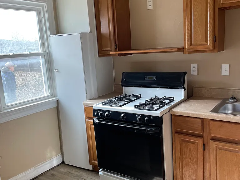 2208 NW 22nd St — Photo 11