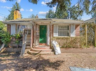 14022 Roslyn Place N, Seattle, WA