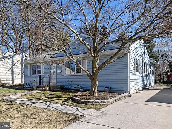 4th image of 103 Vassar Ave