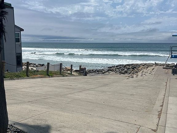 2nd image of 212 Oceanside Blvd