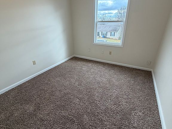 2nd image of 421-423 Woodview Dr