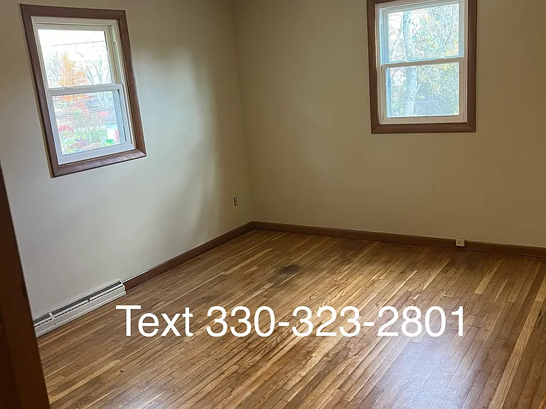 5855 Lawnview St NW — Photo 10