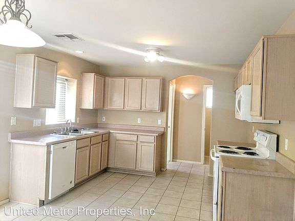 4th image of 7315 W Fleetwood Ln
