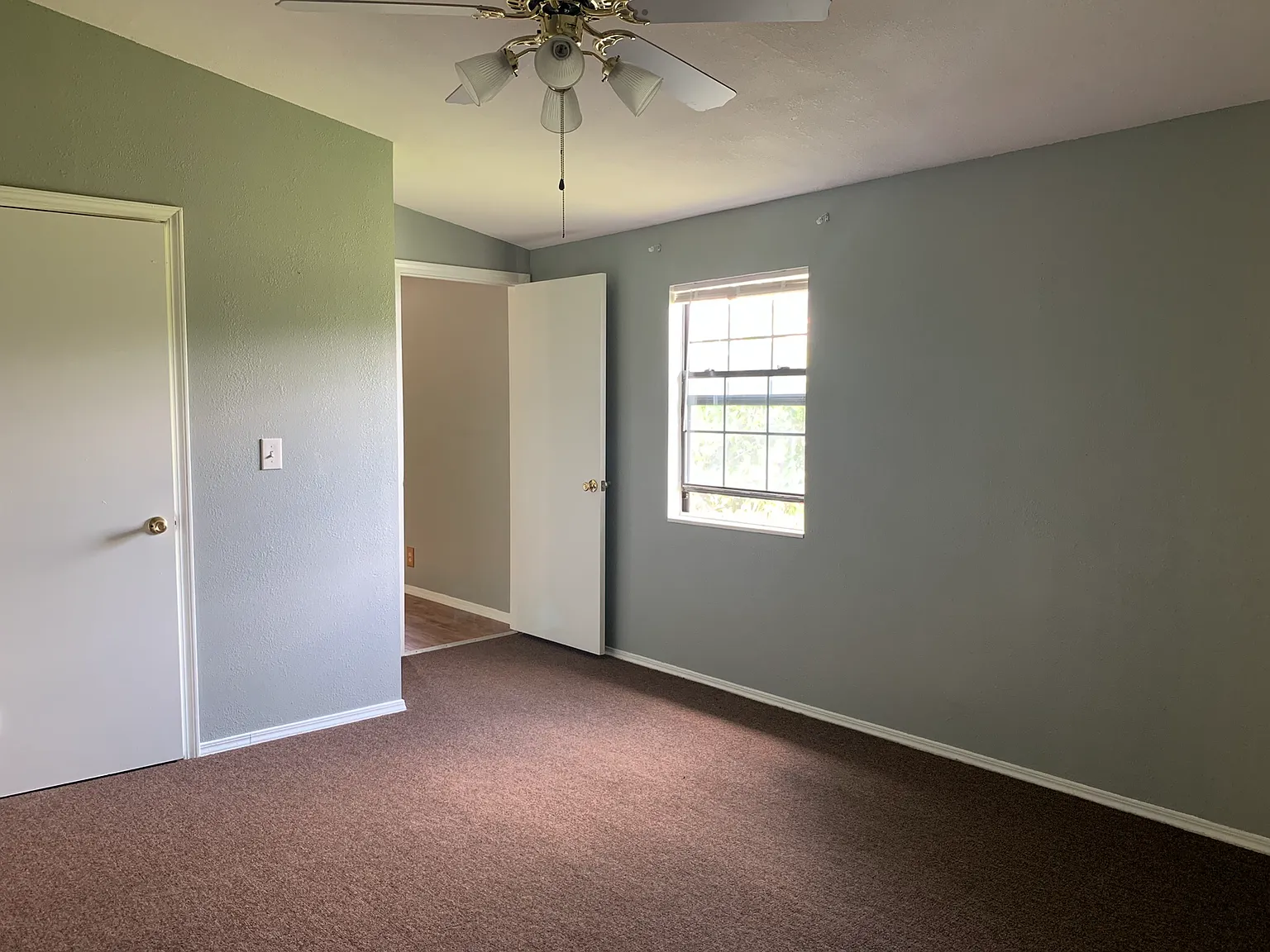 3 bed, $1,500 — Photo 2