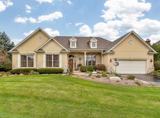 720 Fox Run Dr, Geneva, IL 60134