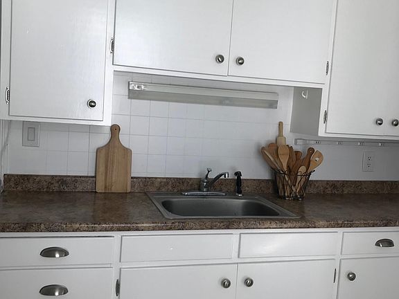 3rd image of 183 Circular St #2
