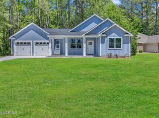 819 Meadow Ln SW, Calabash, NC 28467