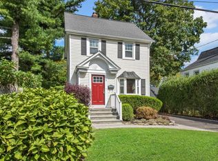 29 E 16th St, Huntington Station, NY 11746