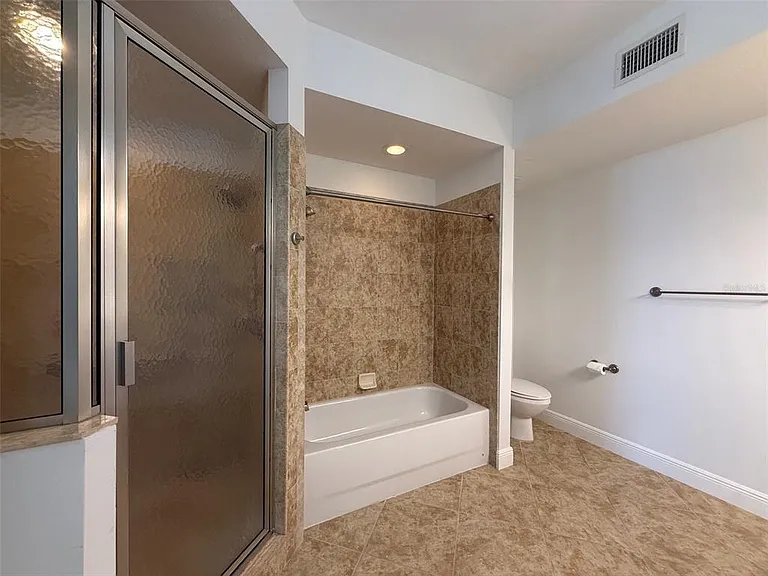 5116 Melbourne St #B-204 — Photo 18
