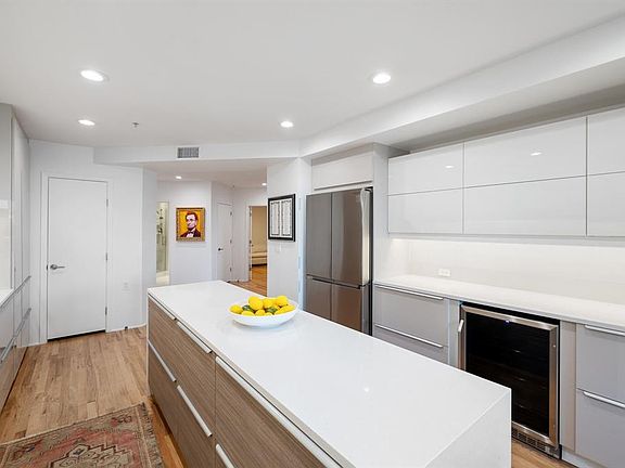 5th image of 3030 Post Oak Blvd Unit 606