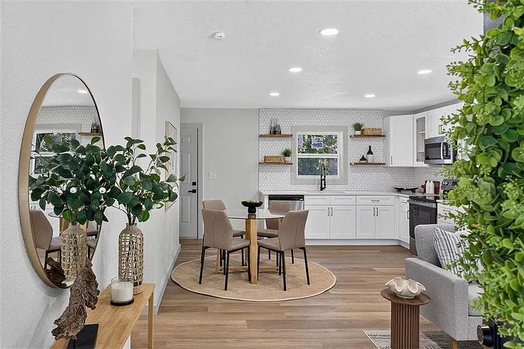 3 bed, 1100 sqft, $1,950 — Photo 2