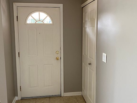 4th image of 1143 Winthrop Dr