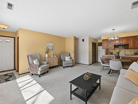 5th image of 9313 Ranchview Ln N