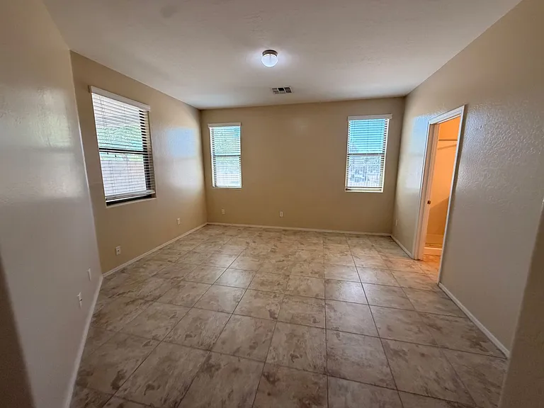 15227 W Jackson St — Photo 20