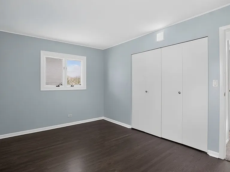 1702 N Beech Rd — Photo 33
