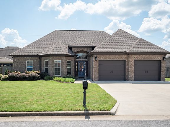 2nd image of 113 Cottonwood Dr