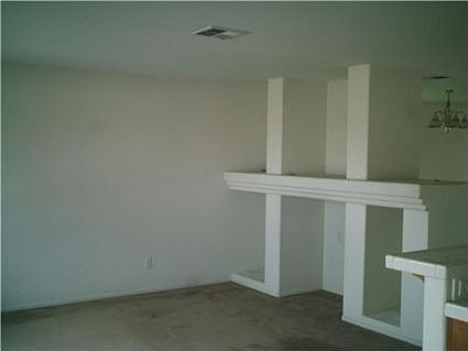 5th image of 26896 Hanford St