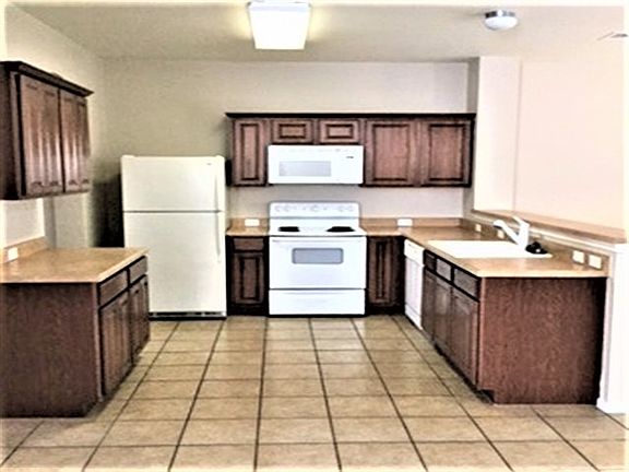 3rd image of 2115 Charlotte Estates Dr