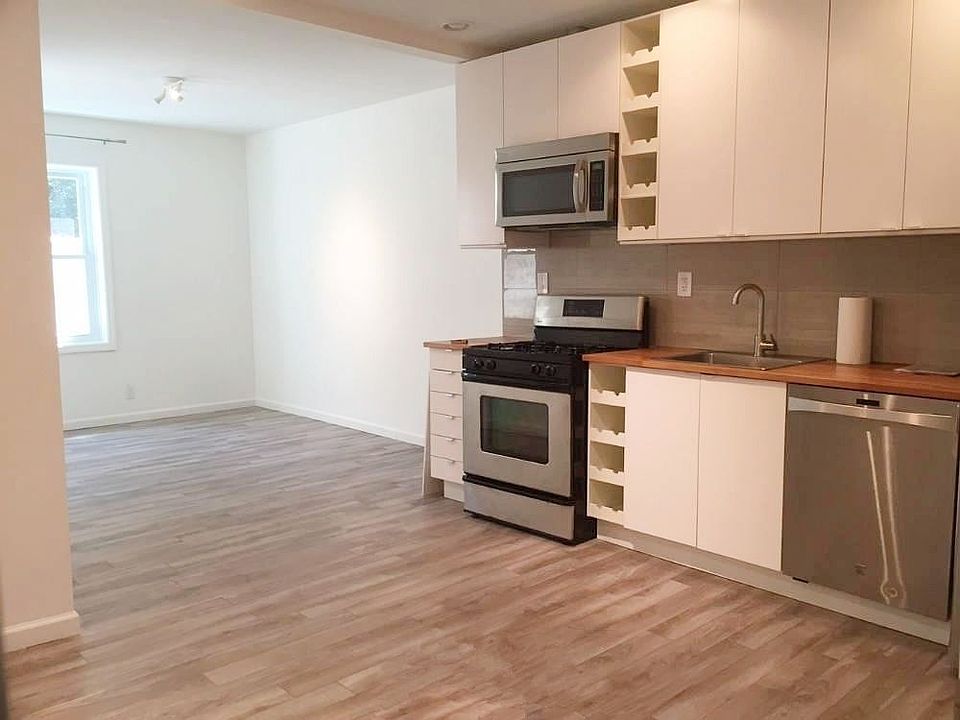 1st image of 3153 12th St #1