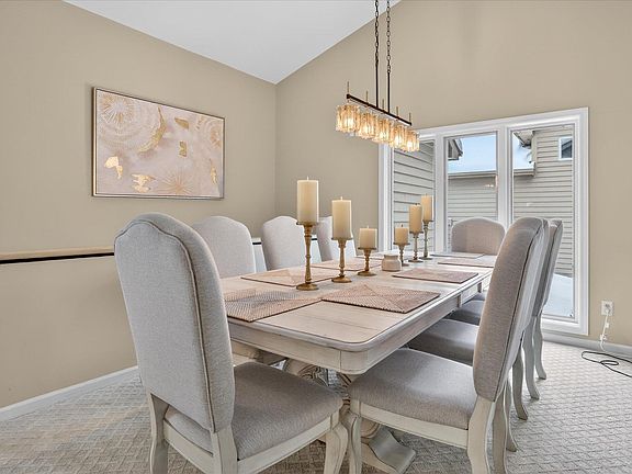 4th image of 17916 Ashmont Pl
