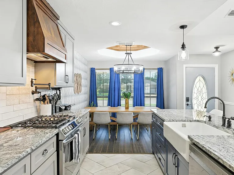 749 Western Trl — Photo 15