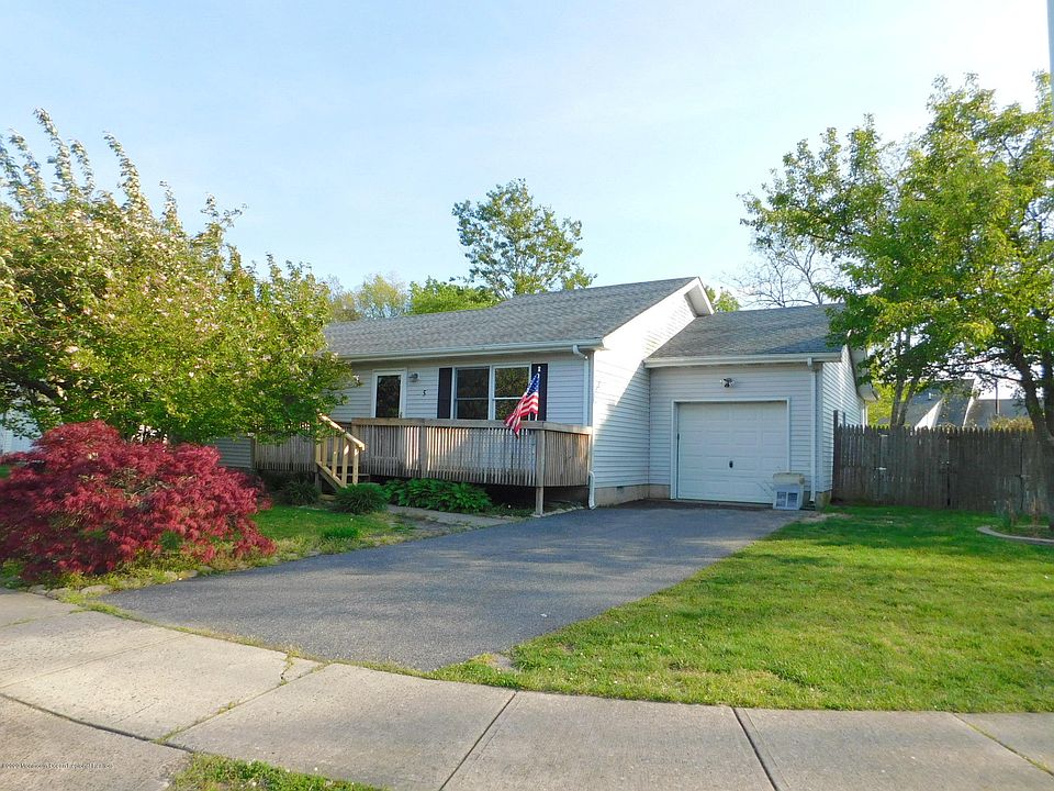 1st image of 5 Ojibwa Ct