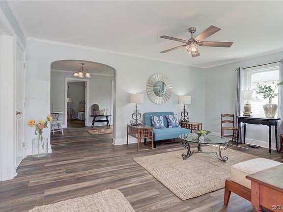 4th image of 409 W Atlantic St