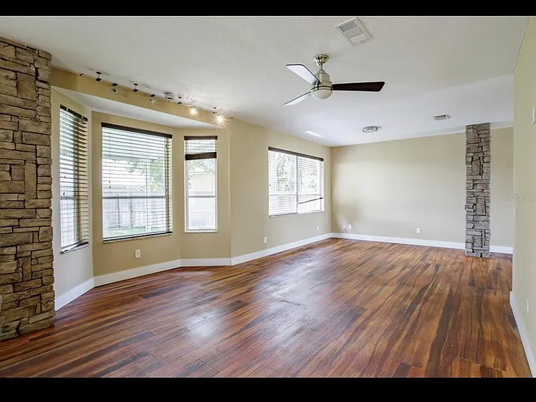 4493 Drayton Ln — Photo 11
