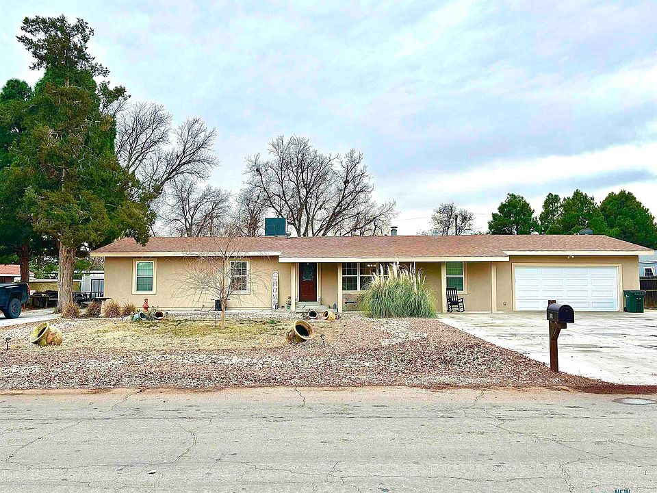 1st image of 1103 S Country Club Cir