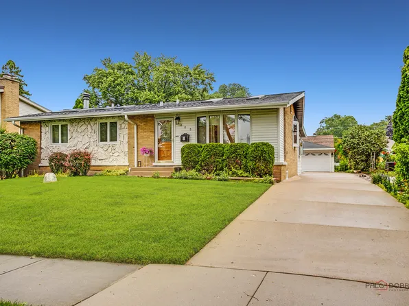 605 N Windsor Dr, Mount Prospect, IL 60056