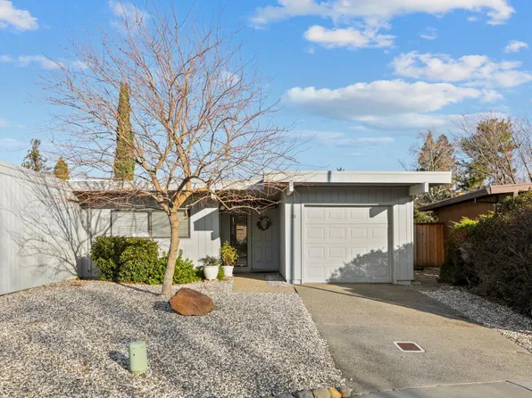 38 Paddle Ct, Sacramento, CA 95833