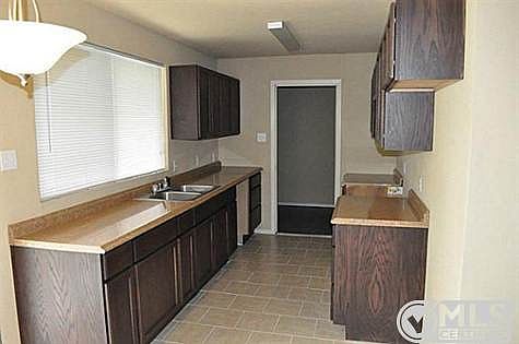 2nd image of 708 S Hunters Glen Cir