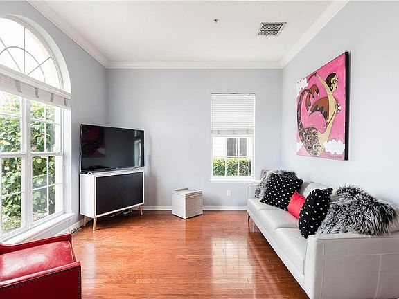 3rd image of 4018 Haws Ln
