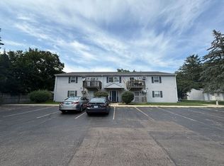 524 S Main St APT 404, Wauconda, IL 60084