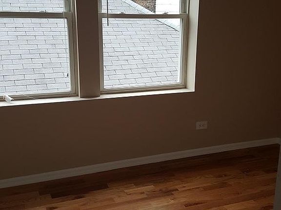 3rd image of 7718 S Loomis Blvd #1