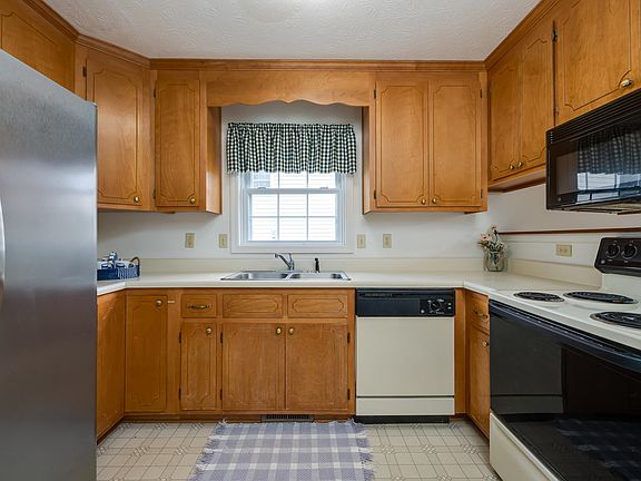 5th image of 1732 Evergreen Dr