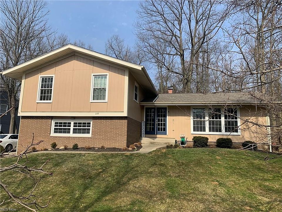 1st image of 228 Parkview Dr
