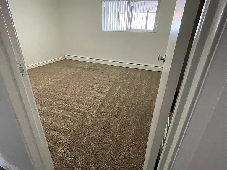 Sunset Ridge Apartments — Photo 13